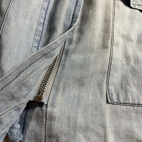 Jack Brand Chambray Zippered Vest By BB Dakota Size Small - Picture 2 of 10